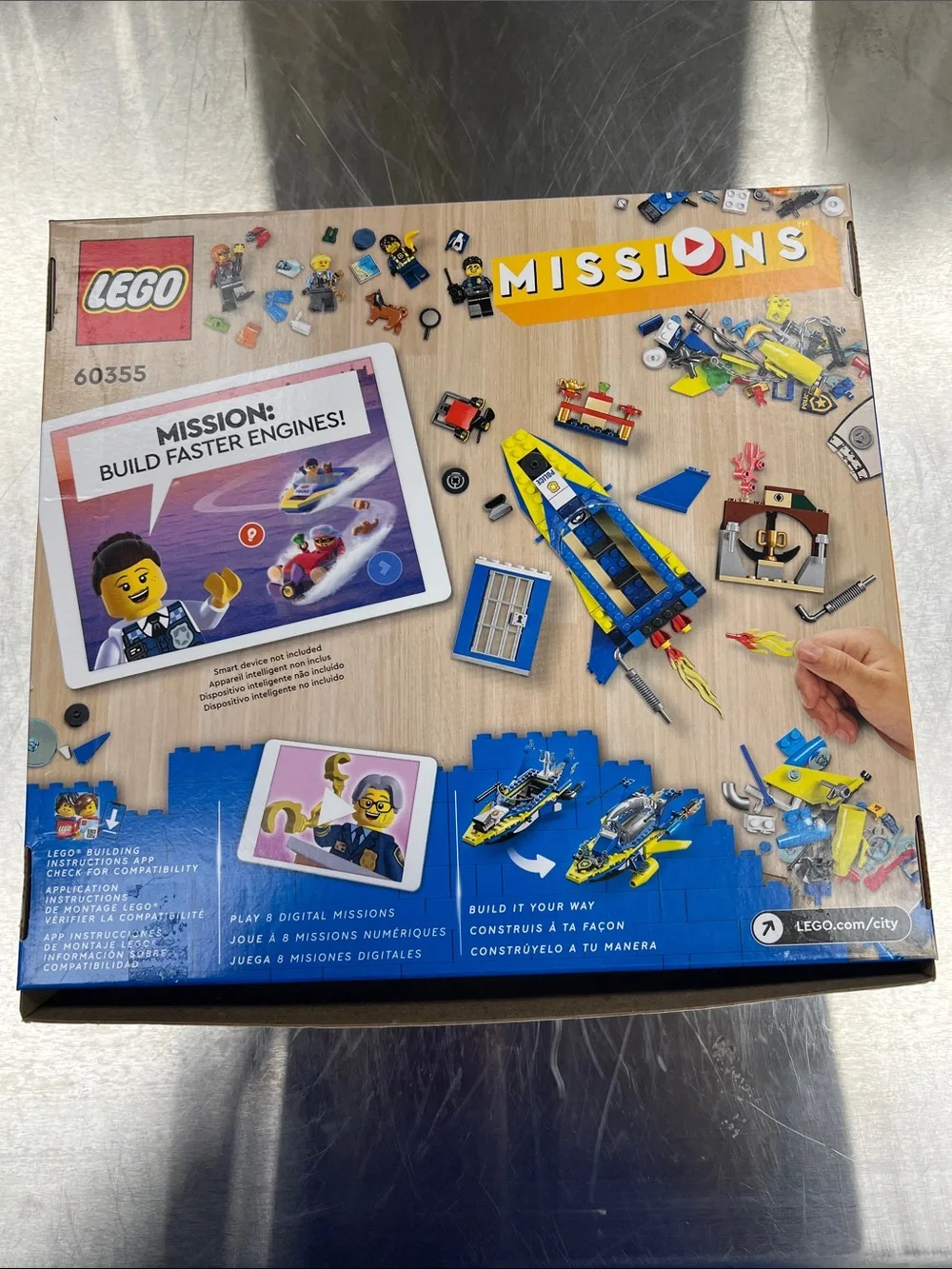LEGO City Water Police Detective Boat Missions Set - Picture 4 of 8